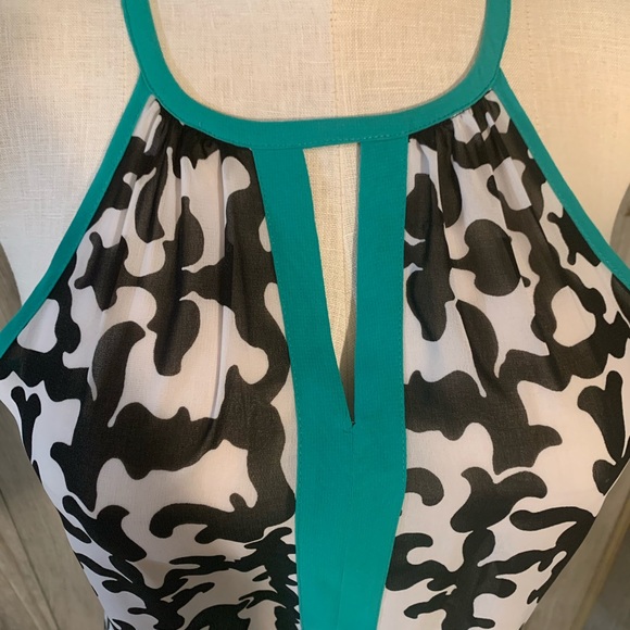 Beautiful dress tank top - Picture 3 of 7